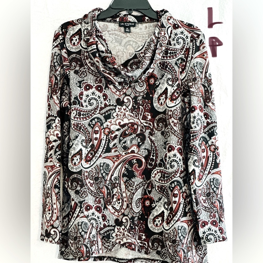 LADIES BLACK, RED & WHITE TURTLENECK SWEATER